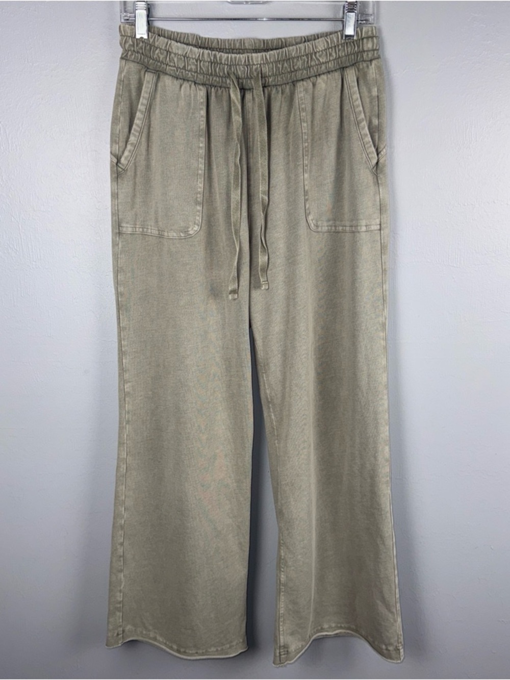 Rae Mode High Rise Wide Leg Lounge Crop Pants M Mineral Wash Light Green Raw Hem